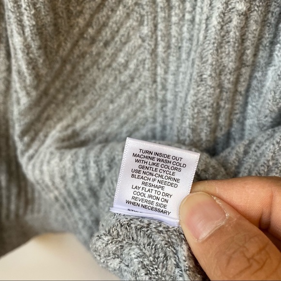 NWT It's Our Time Pullover Turtleneck Ribbed Sweater Gray Women's Size XS - Picture 7 of 7